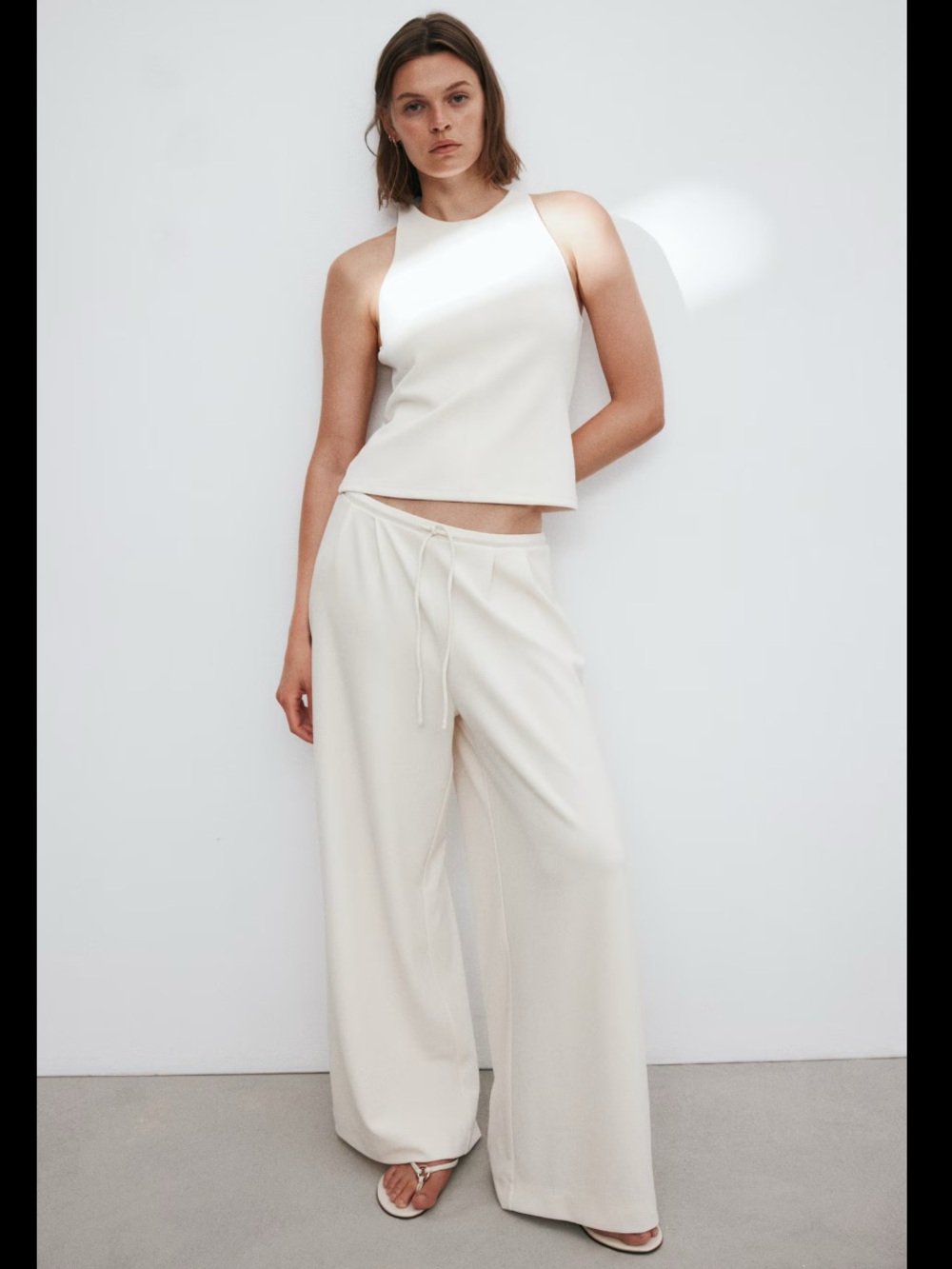 H&M Pleated Wide Leg Drawstring Pants in Cream Medium
